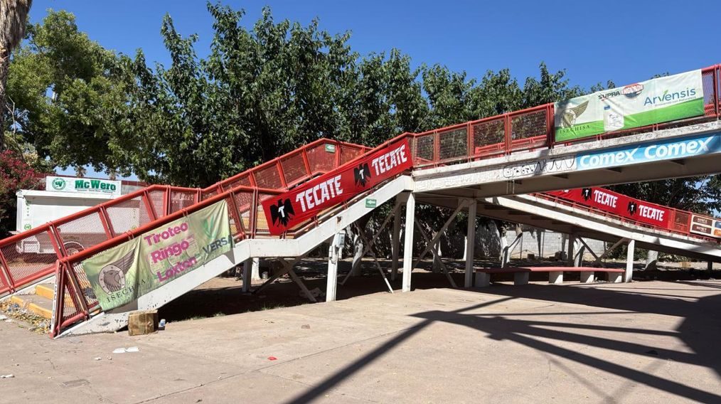 Rotulación de muros con gráficos Tecate en estadio de Dorados de Chihuahua