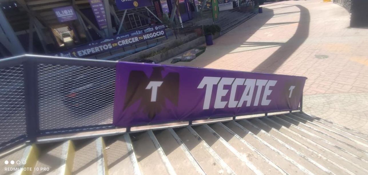 Vista general de la transformación de imagen Tecate en el estadio