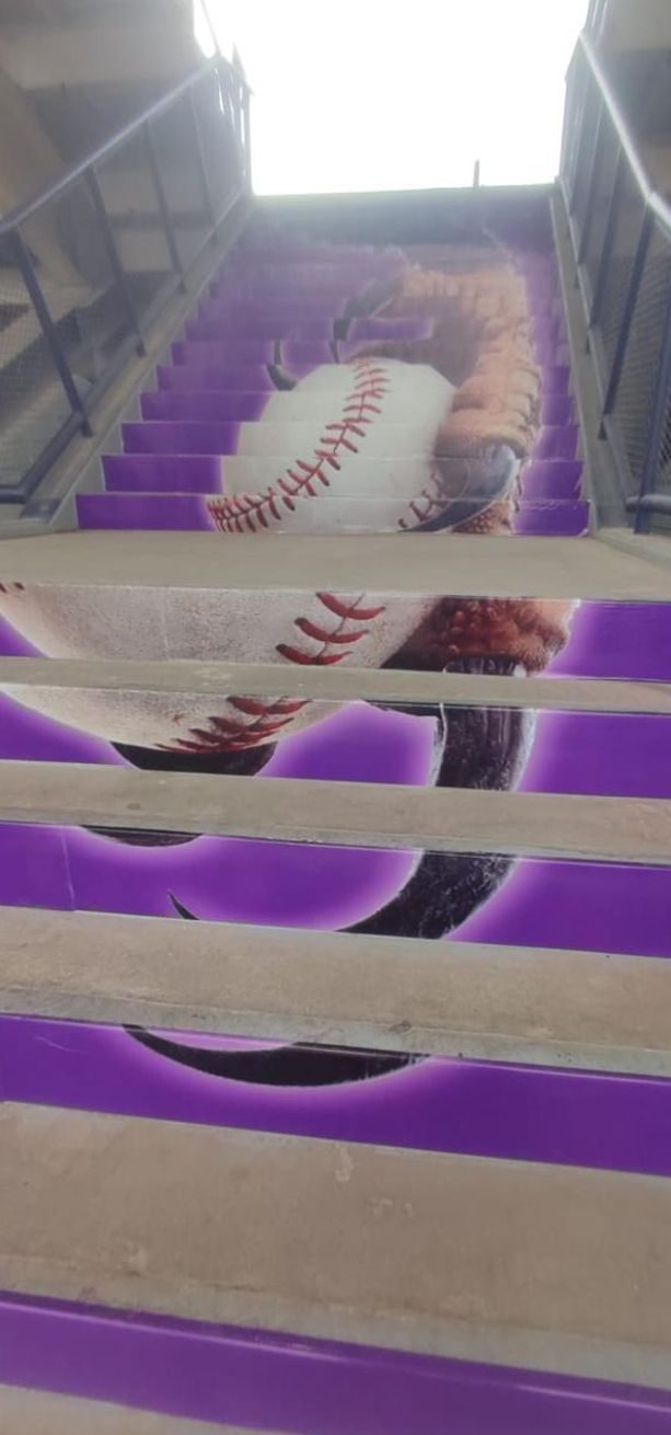Rotulación vertical de gran altura en estadio — VYN Servicios