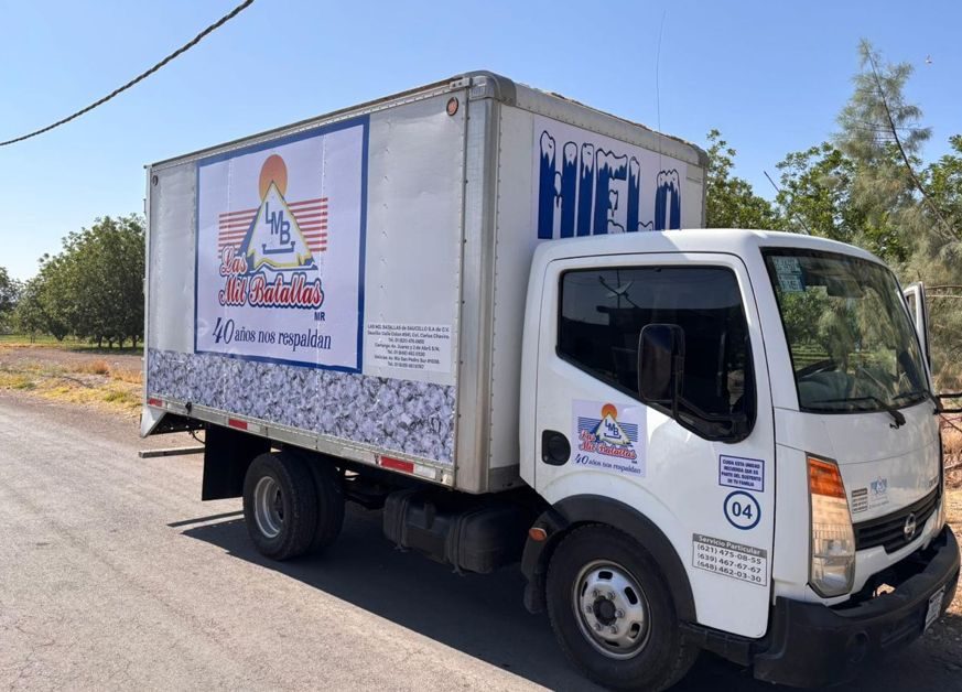 Unidad de reparto rotulada integralmente en Chihuahua